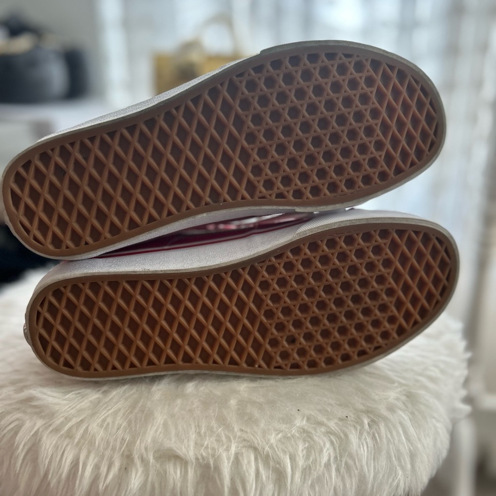 VANS HIGH TOP SNEAKERS! - Picture 6 of 6